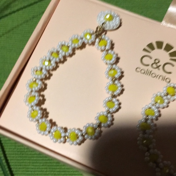 💛C&C California Beaded Designer Earrings 🤍💛🤍 - Picture 12 of 12